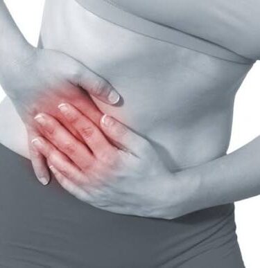 mujer con apendicitis